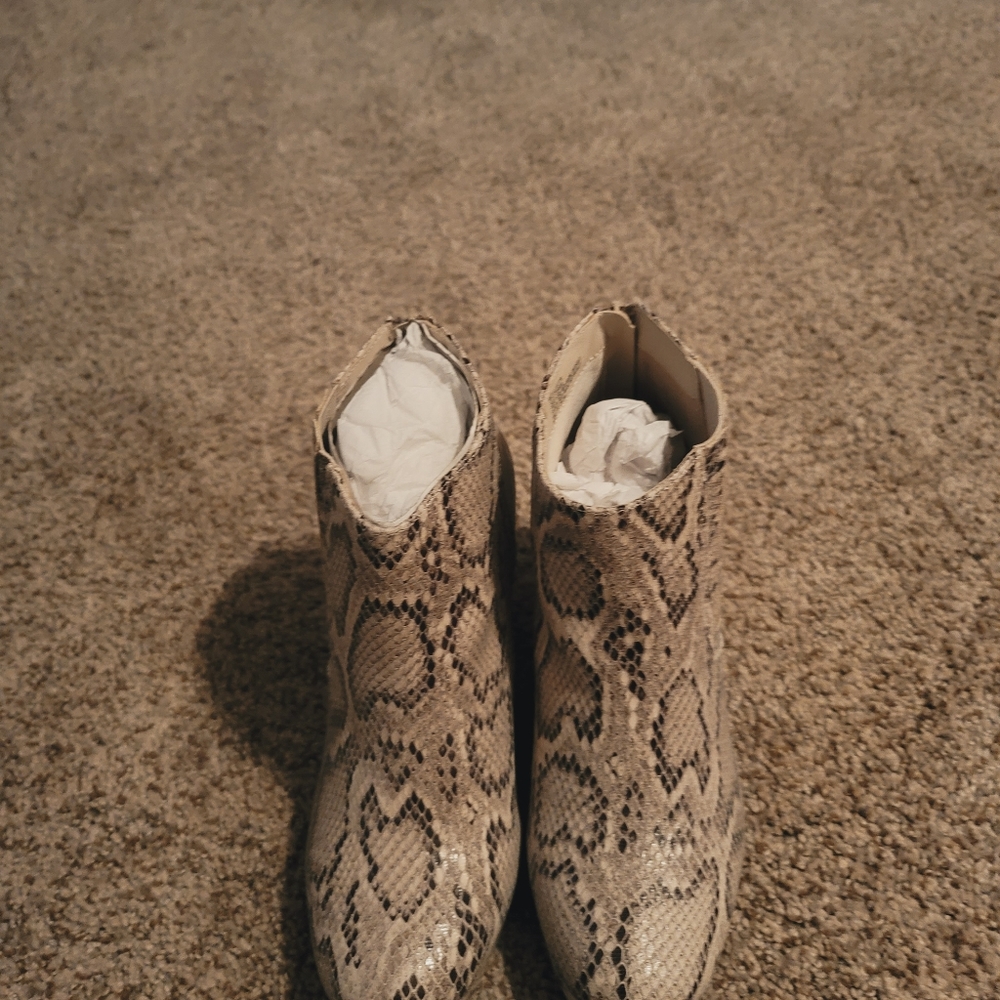 Ankle boots